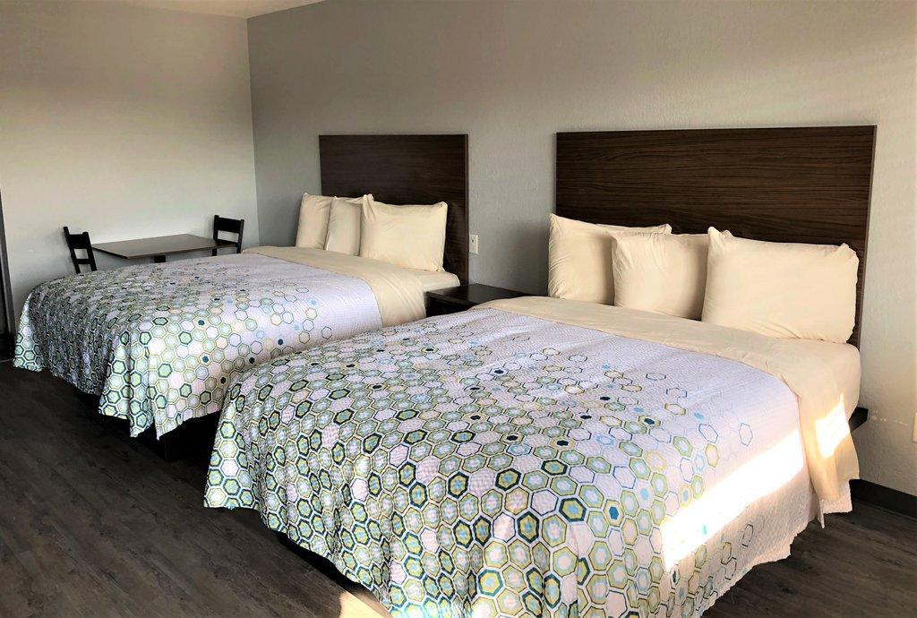 Hometowne Hotel
